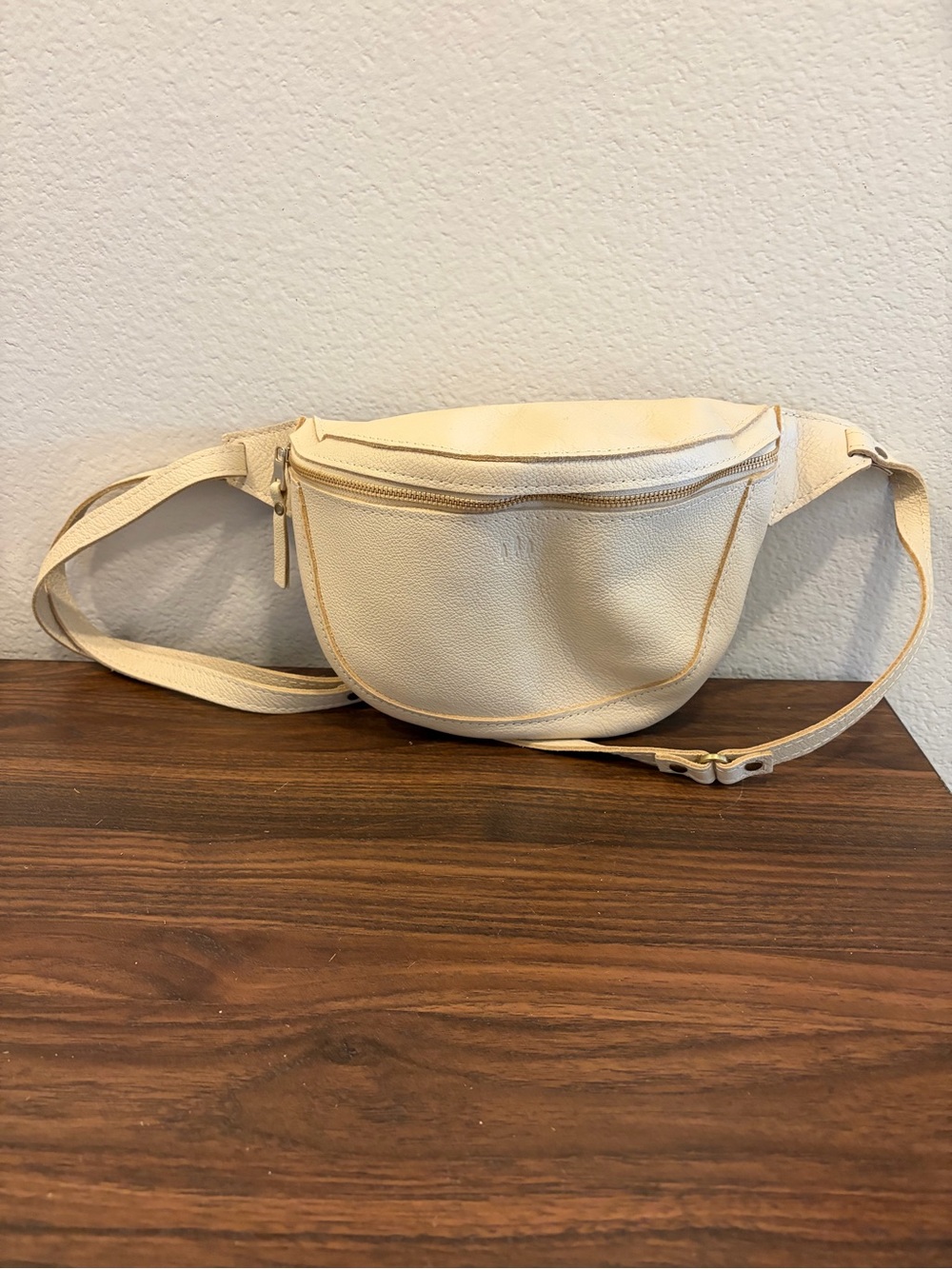 Portland Leather Sally Sling bag in Pebbled Bone